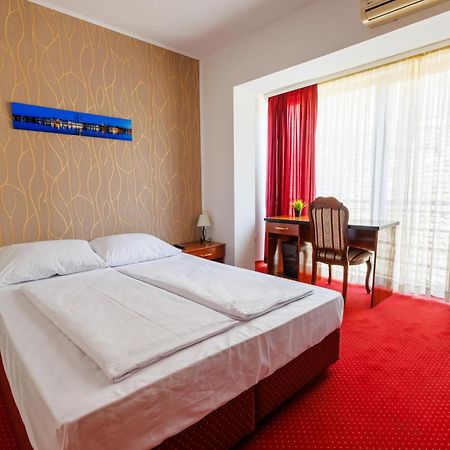 Pansion Strossmayer Osijek Buitenkant foto