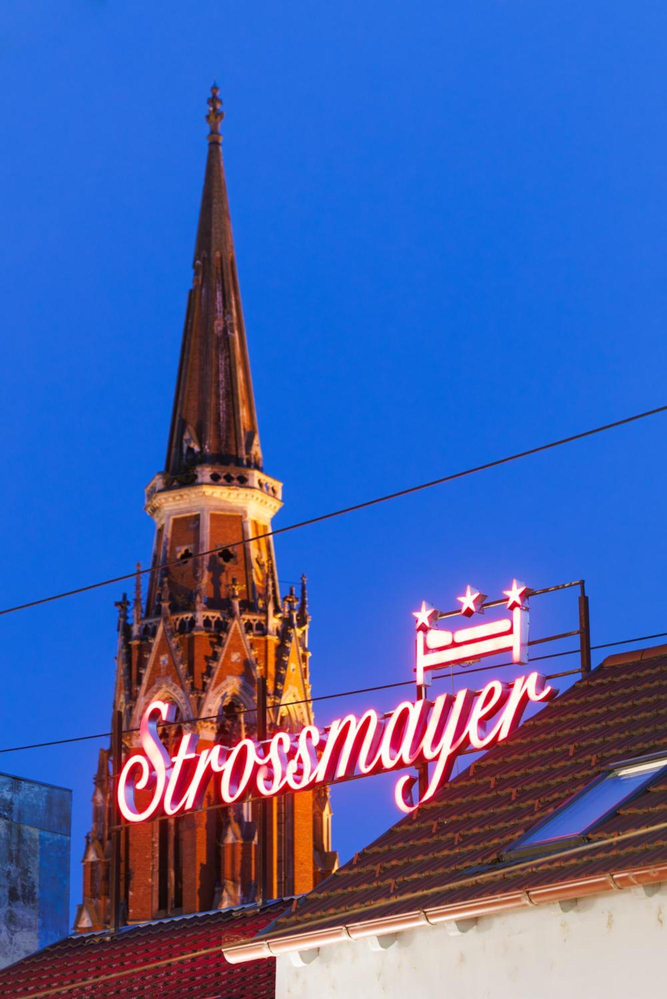 Pansion Strossmayer Osijek Buitenkant foto